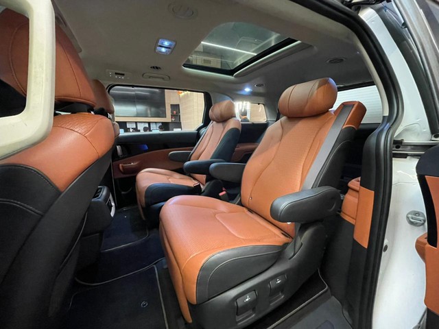 Second-hand 2024 Kia Carnival Limousine Plus for sale in Mumbai-14