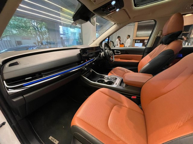 Second-hand 2024 Kia Carnival Limousine Plus for sale in Mumbai-13