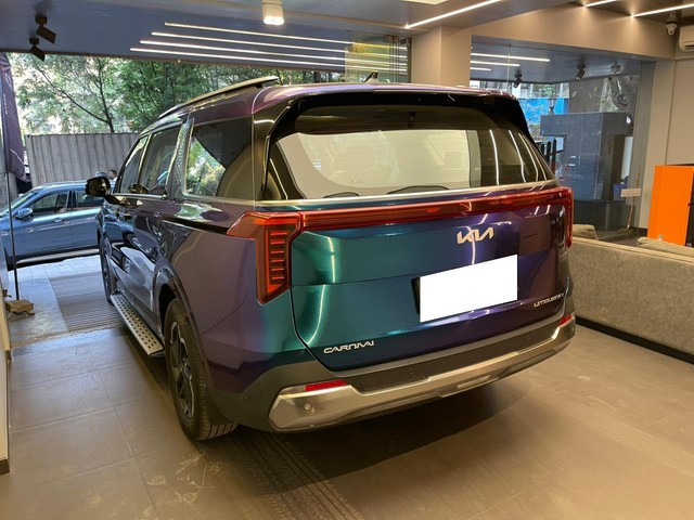 Second-hand 2024 Kia Carnival Limousine Plus for sale in Mumbai-11