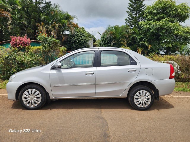 Second-hand 2015 Toyota Etios VD for sale in Kolhapur-4