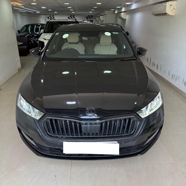 Skoda Octavia Laurin and Klement Second-hand 2022 Skoda Octavia Laurin and Klement for sale in Chennai-12