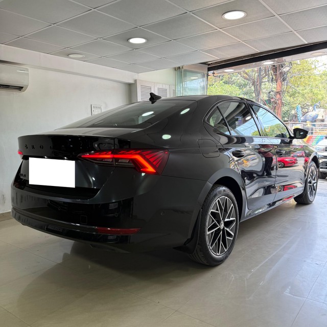 Skoda Octavia Laurin and Klement Second-hand 2022 Skoda Octavia Laurin and Klement for sale in Chennai-9