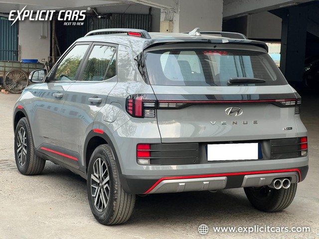 Second-hand 2024 Hyundai Venue S Opt Turbo DCT for sale in Kolkata-4