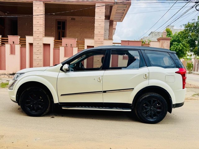 Second-hand 2017 Mahindra XUV500 R W10 FWD for sale in Jaipur-2