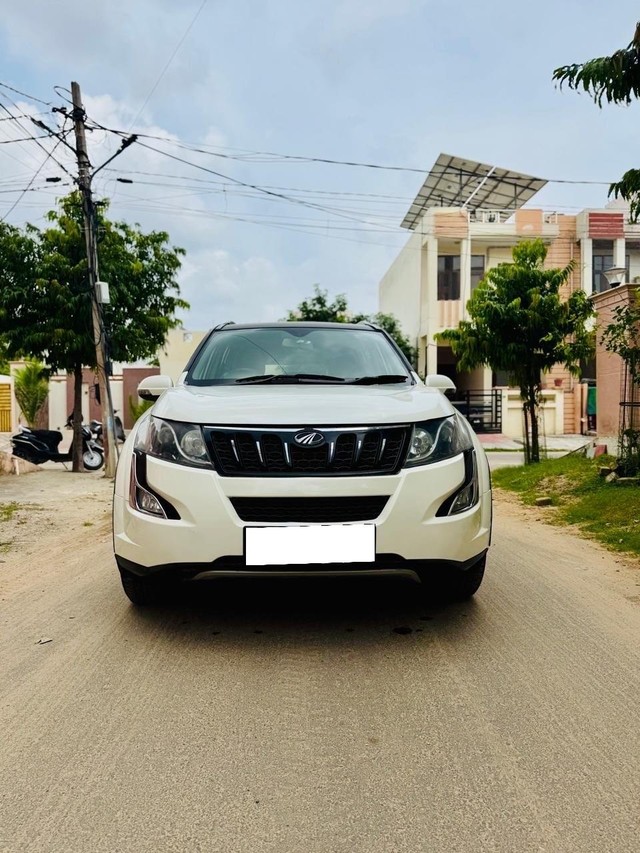 Second-hand 2017 Mahindra XUV500 R W10 FWD for sale in Jaipur-3