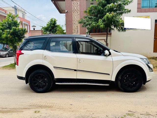 Second-hand 2017 Mahindra XUV500 R W10 FWD for sale in Jaipur-8