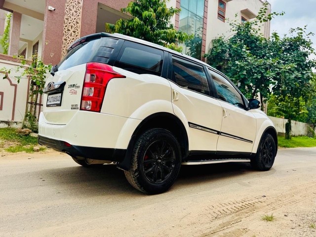 Second-hand 2017 Mahindra XUV500 R W10 FWD for sale in Jaipur-4