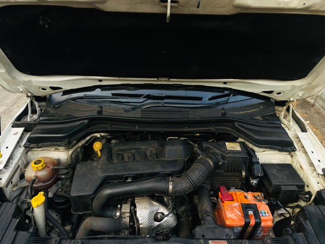 Second-hand 2020 Mahindra XUV300 W8 AMT Optional Diesel BSVI for sale in Mumbai-6