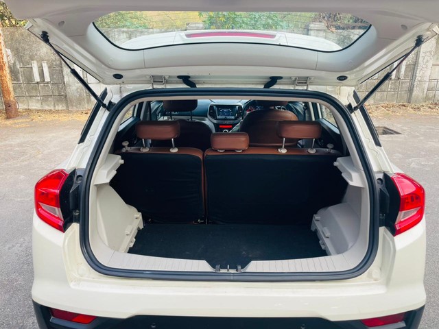 Second-hand 2020 Mahindra XUV300 W8 AMT Optional Diesel BSVI for sale in Mumbai-20