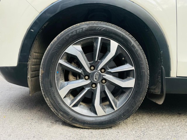 Second-hand 2020 Mahindra XUV300 W8 AMT Optional Diesel BSVI for sale in Mumbai-18