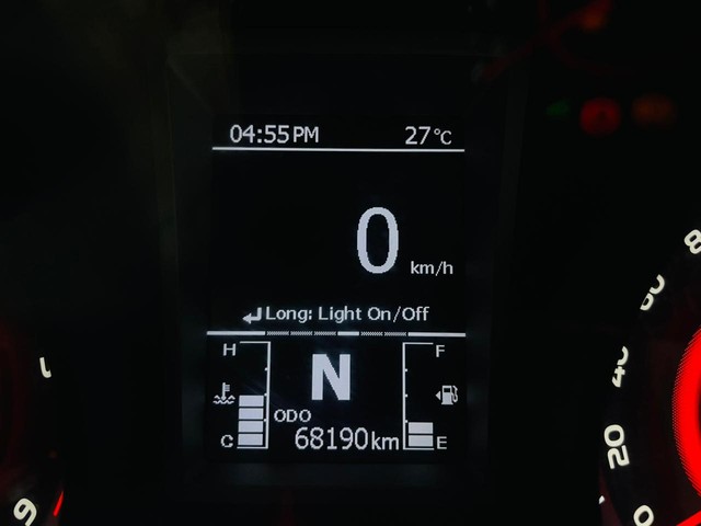 Second-hand 2020 Mahindra XUV300 W8 AMT Optional Diesel BSVI for sale in Mumbai-7