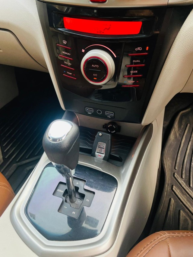 Second-hand 2020 Mahindra XUV300 W8 AMT Optional Diesel BSVI for sale in Mumbai-19