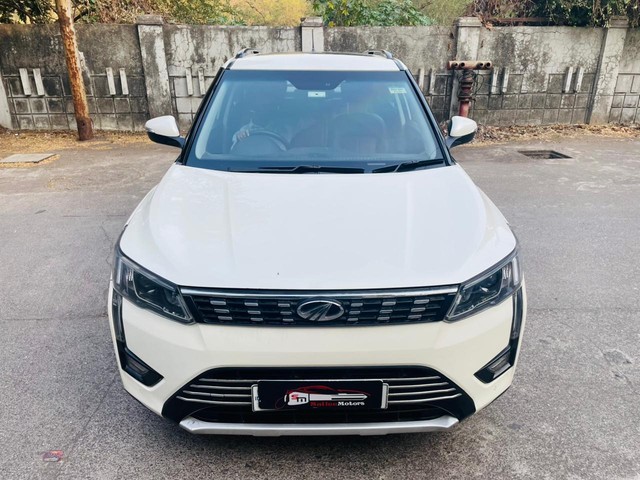 Second-hand 2020 Mahindra XUV300 W8 AMT Optional Diesel BSVI for sale in Mumbai-5
