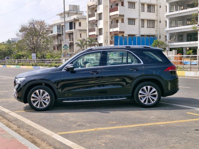 Second-hand 2023 Mercedes-Benz GLE 300d for sale in Chennai-3