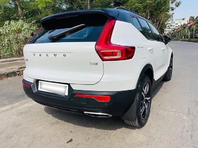 Second-hand 2020 Volvo XC40 T4 R-Design for sale in Mumbai-12