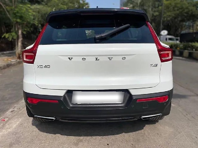 Second-hand 2020 Volvo XC40 T4 R-Design for sale in Mumbai-2