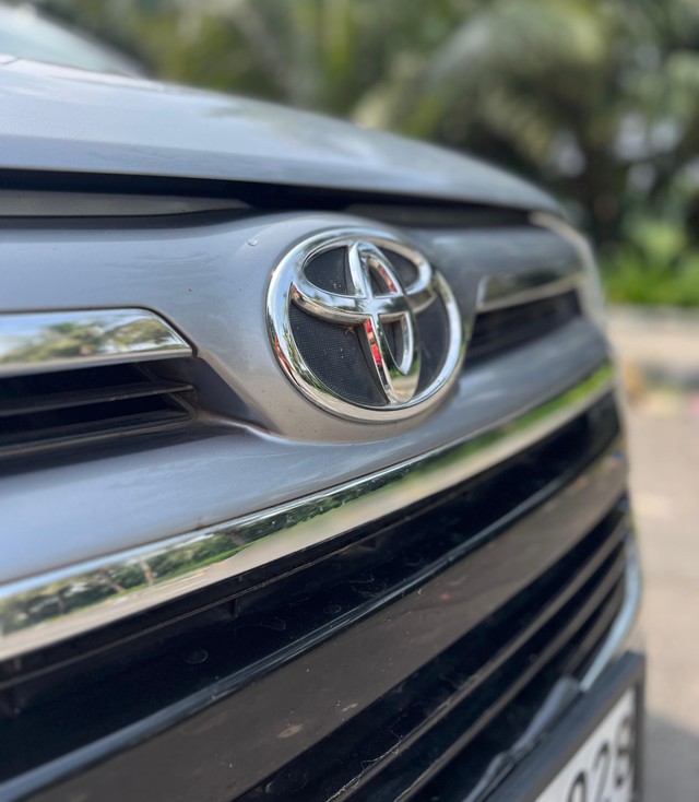 Second-hand 2016 Toyota Innova Crysta 2.8 ZX AT BSIV for sale in Mumbai-22