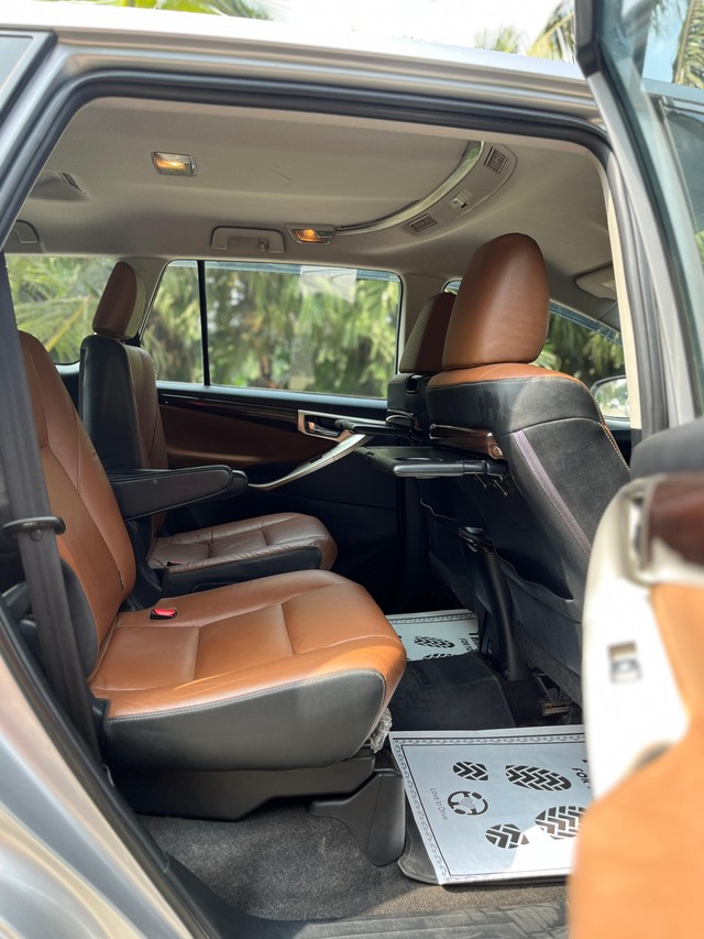 Second-hand 2016 Toyota Innova Crysta 2.8 ZX AT BSIV for sale in Mumbai-21