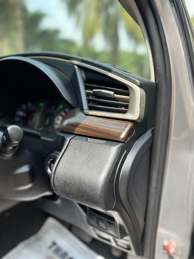 Second-hand 2016 Toyota Innova Crysta 2.8 ZX AT BSIV for sale in Mumbai-25