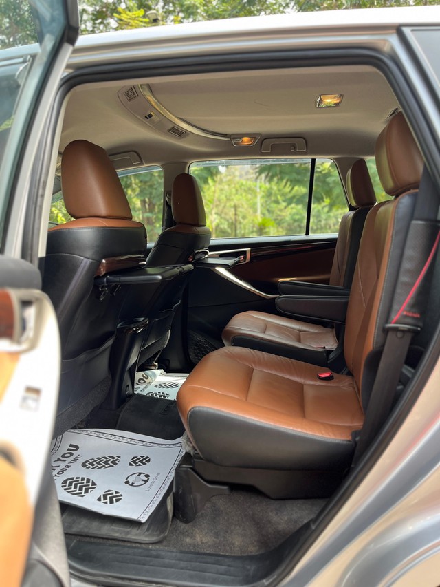 Second-hand 2016 Toyota Innova Crysta 2.8 ZX AT BSIV for sale in Mumbai-18