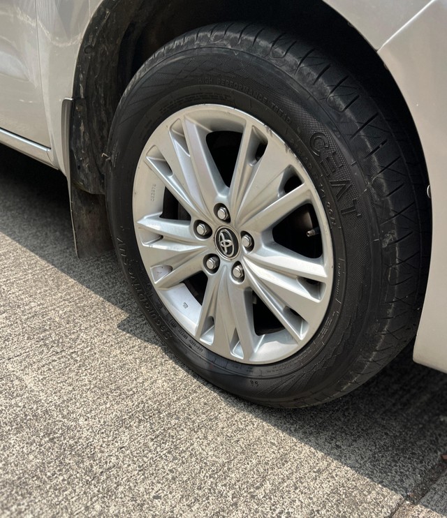 Second-hand 2016 Toyota Innova Crysta 2.8 ZX AT BSIV for sale in Mumbai-6