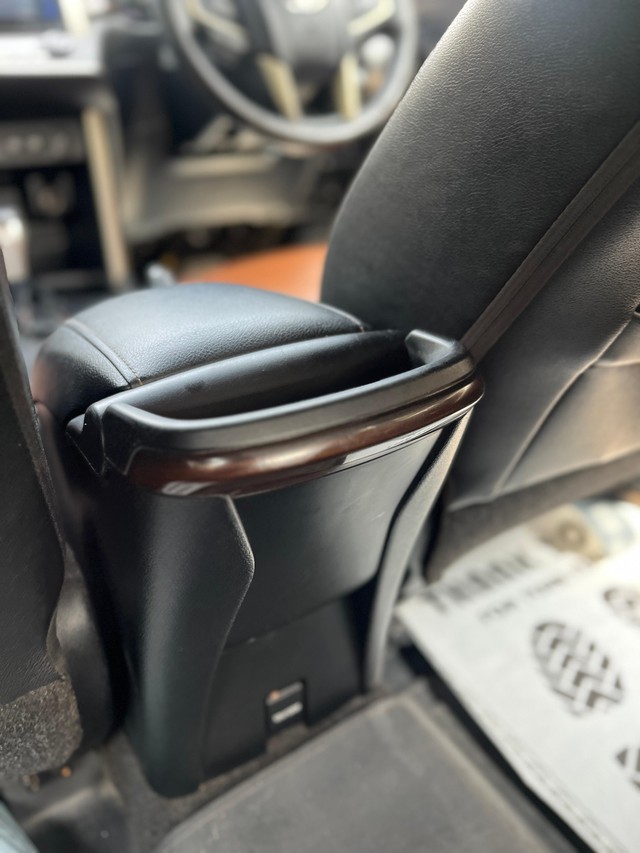 Second-hand 2016 Toyota Innova Crysta 2.8 ZX AT BSIV for sale in Mumbai-26