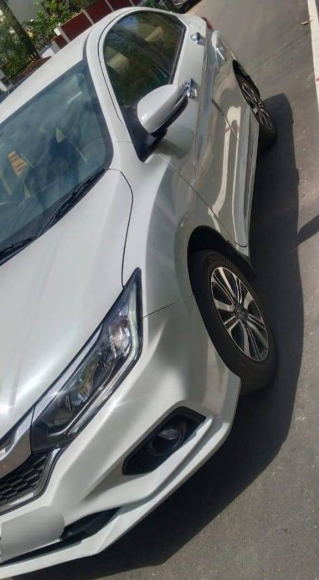Second-hand 2022 Honda City V MT for sale in Chennai-9