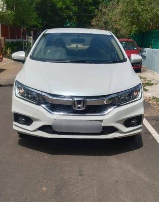 Second-hand 2022 Honda City V MT for sale in Chennai-2