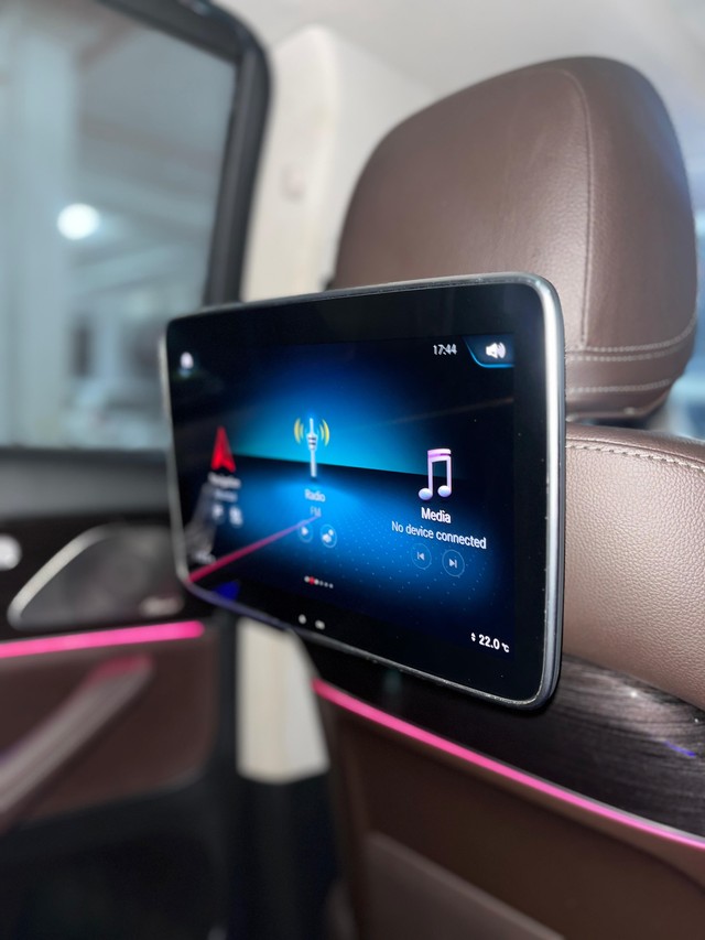 Mercedes-Benz GLS 400d 4MATIC Second-hand 2023 Mercedes-Benz GLS 400d 4MATIC for sale in Mumbai-46