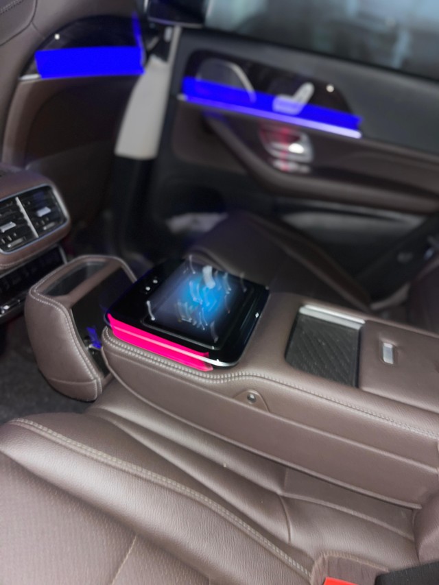 Mercedes-Benz GLS 400d 4MATIC Second-hand 2023 Mercedes-Benz GLS 400d 4MATIC for sale in Mumbai-14