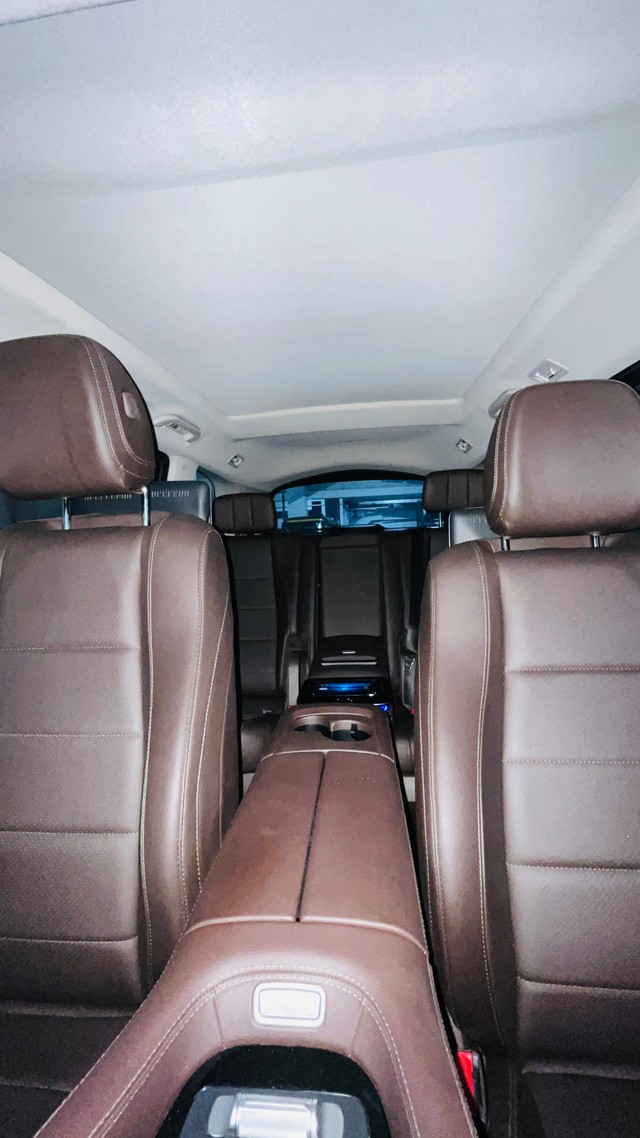 Mercedes-Benz GLS 400d 4MATIC Second-hand 2023 Mercedes-Benz GLS 400d 4MATIC for sale in Mumbai-11