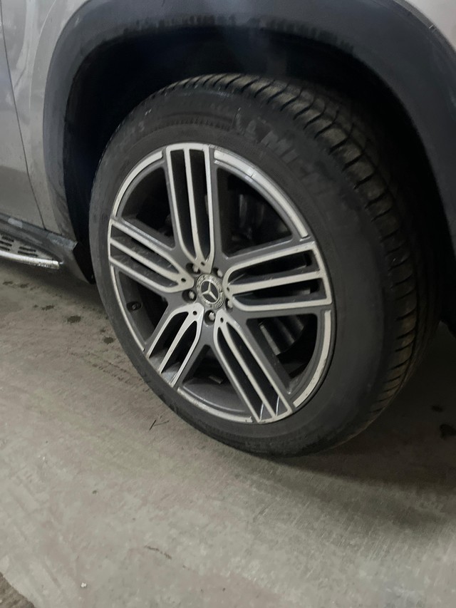 Mercedes-Benz GLS 400d 4MATIC Second-hand 2023 Mercedes-Benz GLS 400d 4MATIC for sale in Mumbai-50