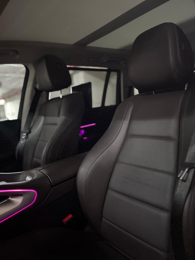 Mercedes-Benz GLS 400d 4MATIC Second-hand 2023 Mercedes-Benz GLS 400d 4MATIC for sale in Mumbai-27