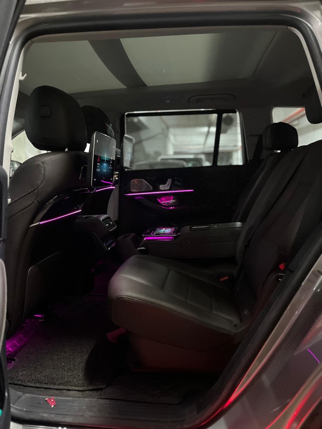 Mercedes-Benz GLS 400d 4MATIC Second-hand 2023 Mercedes-Benz GLS 400d 4MATIC for sale in Mumbai-24