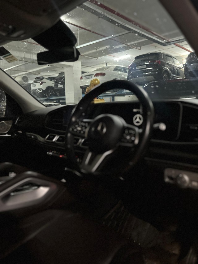 Mercedes-Benz GLS 400d 4MATIC Second-hand 2023 Mercedes-Benz GLS 400d 4MATIC for sale in Mumbai-25