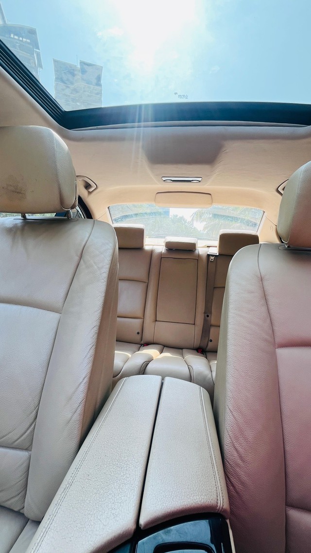 Second-hand 2014 BMW 5 Series 520d Luxury Line for sale in Mumbai-32