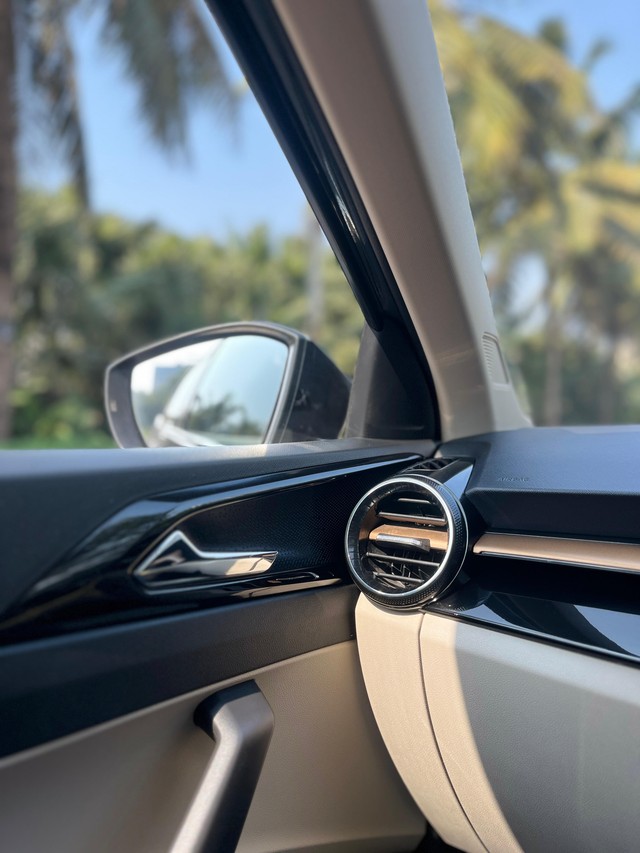 Second-hand 2024 Skoda Slavia 1.0 TSI Style AT for sale in Mumbai-3