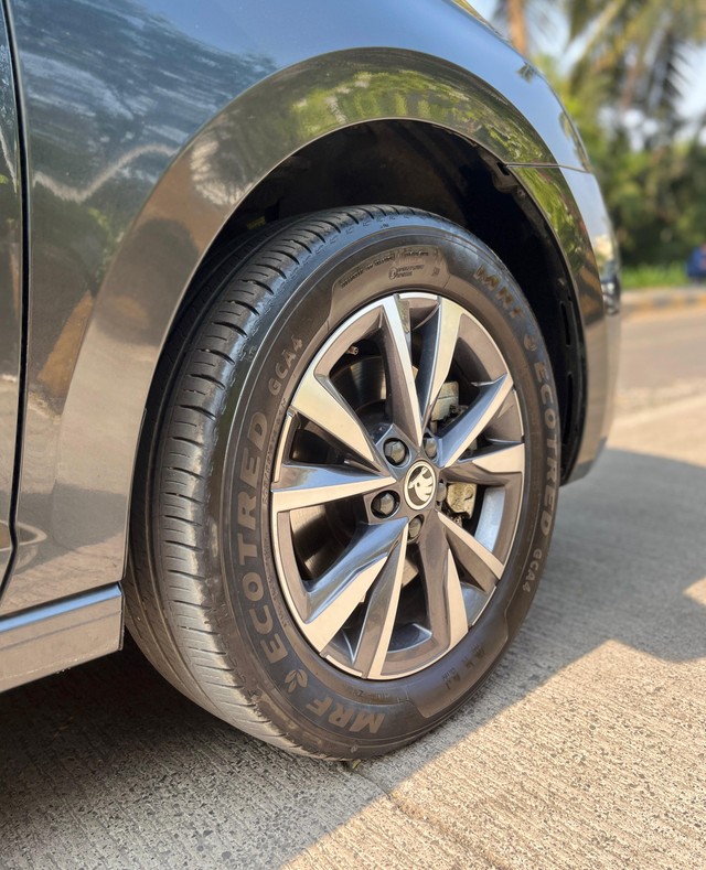 Second-hand 2024 Skoda Slavia 1.0 TSI Style AT for sale in Mumbai-33