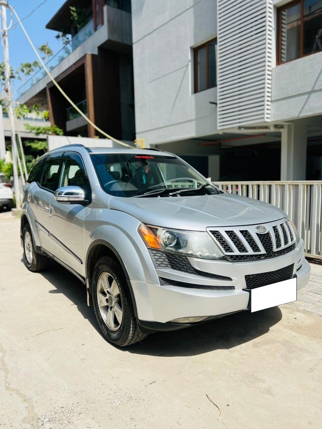 Second-hand 2014 Mahindra XUV500 W8 2WD for sale in Vadodara-0