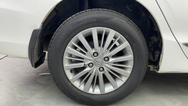 Second-hand 2022 Honda City 1.5 V MT Exclusive for sale in Chennai-18