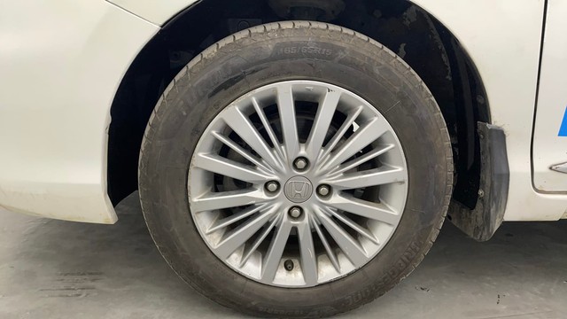 Second-hand 2022 Honda City 1.5 V MT Exclusive for sale in Chennai-20