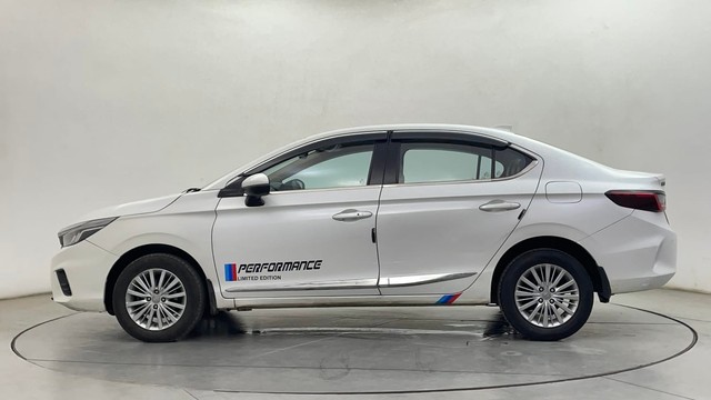 Second-hand 2022 Honda City 1.5 V MT Exclusive for sale in Chennai-6