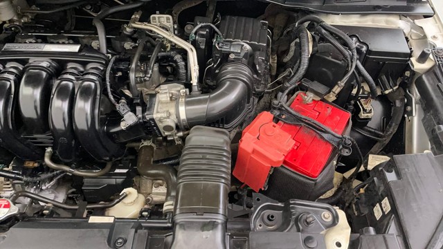 Second-hand 2022 Honda City 1.5 V MT Exclusive for sale in Chennai-39