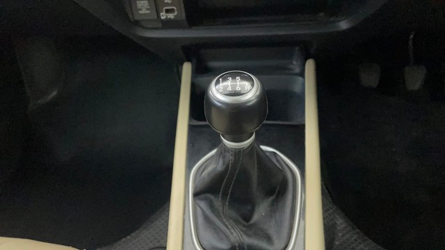 Second-hand 2022 Honda City 1.5 V MT Exclusive for sale in Chennai-12