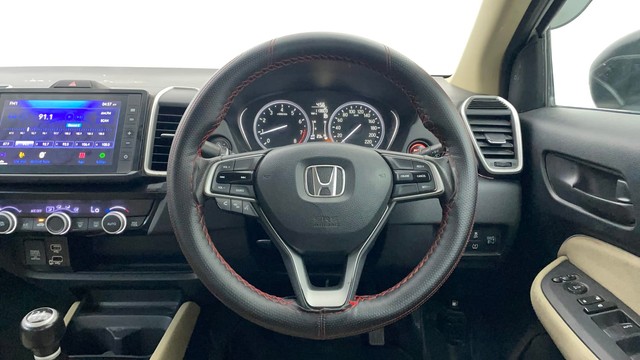 Second-hand 2022 Honda City 1.5 V MT Exclusive for sale in Chennai-29