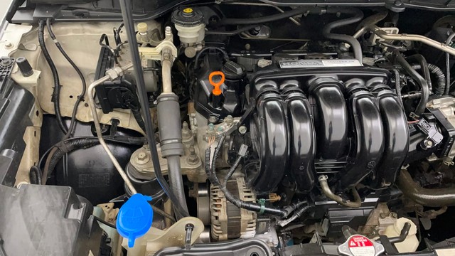 Second-hand 2022 Honda City 1.5 V MT Exclusive for sale in Chennai-35