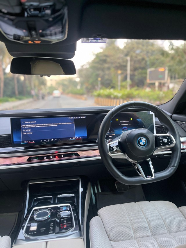 BMW i7 eDrive50 M Sport Second-hand 2024 BMW i7 eDrive50 M Sport for sale in Mumbai-54