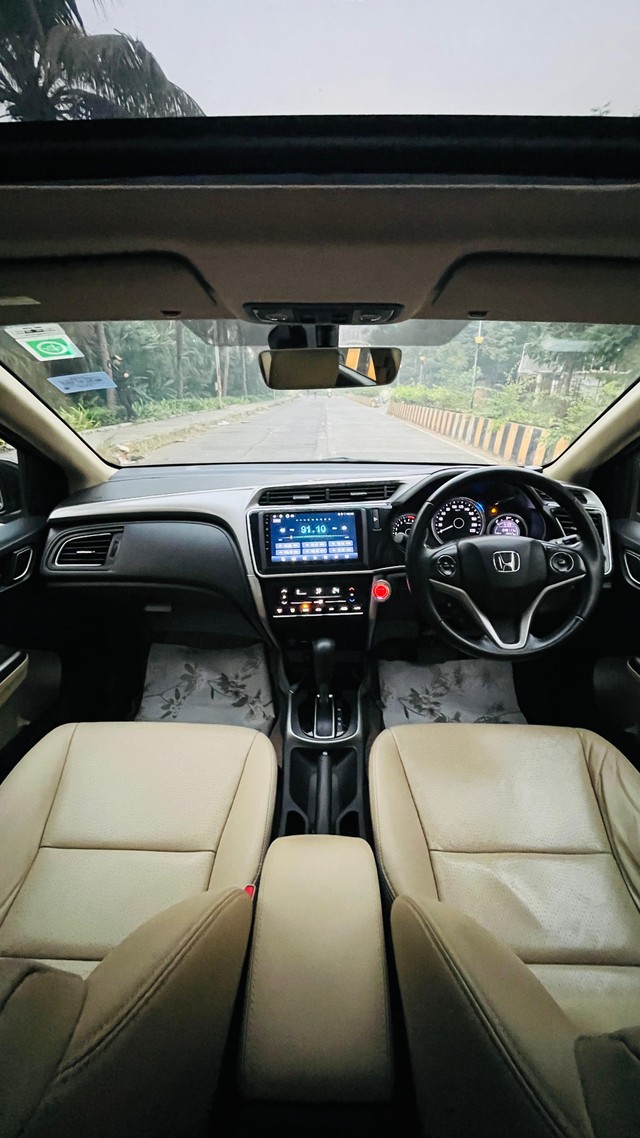 Second-hand 2017 Honda City i-VTEC CVT VX for sale in Mumbai-29