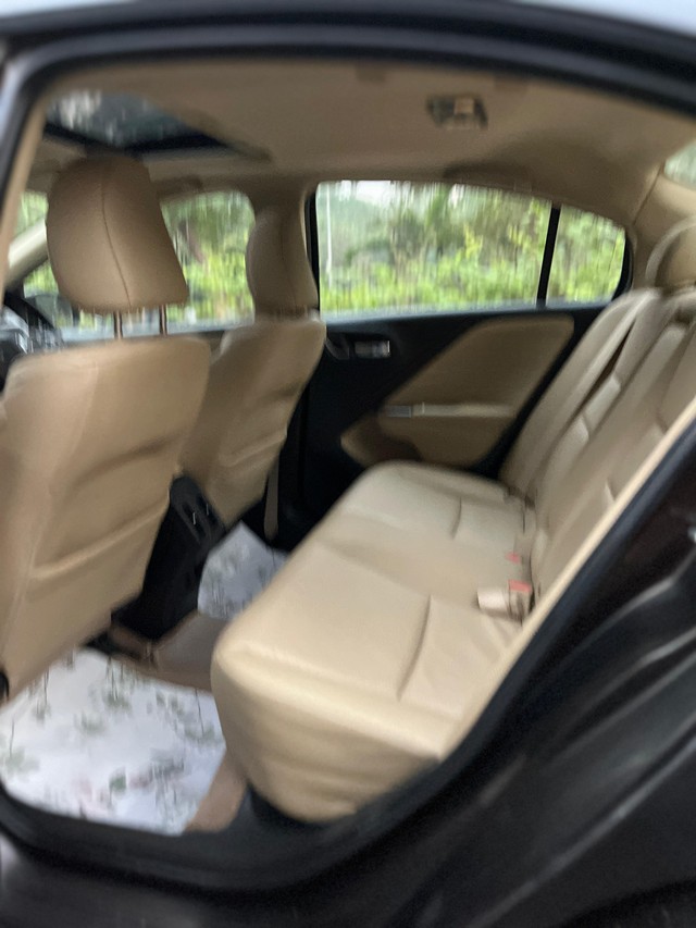 Second-hand 2017 Honda City i-VTEC CVT VX for sale in Mumbai-31