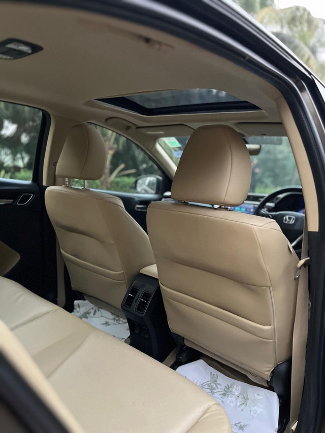 Second-hand 2017 Honda City i-VTEC CVT VX for sale in Mumbai-11